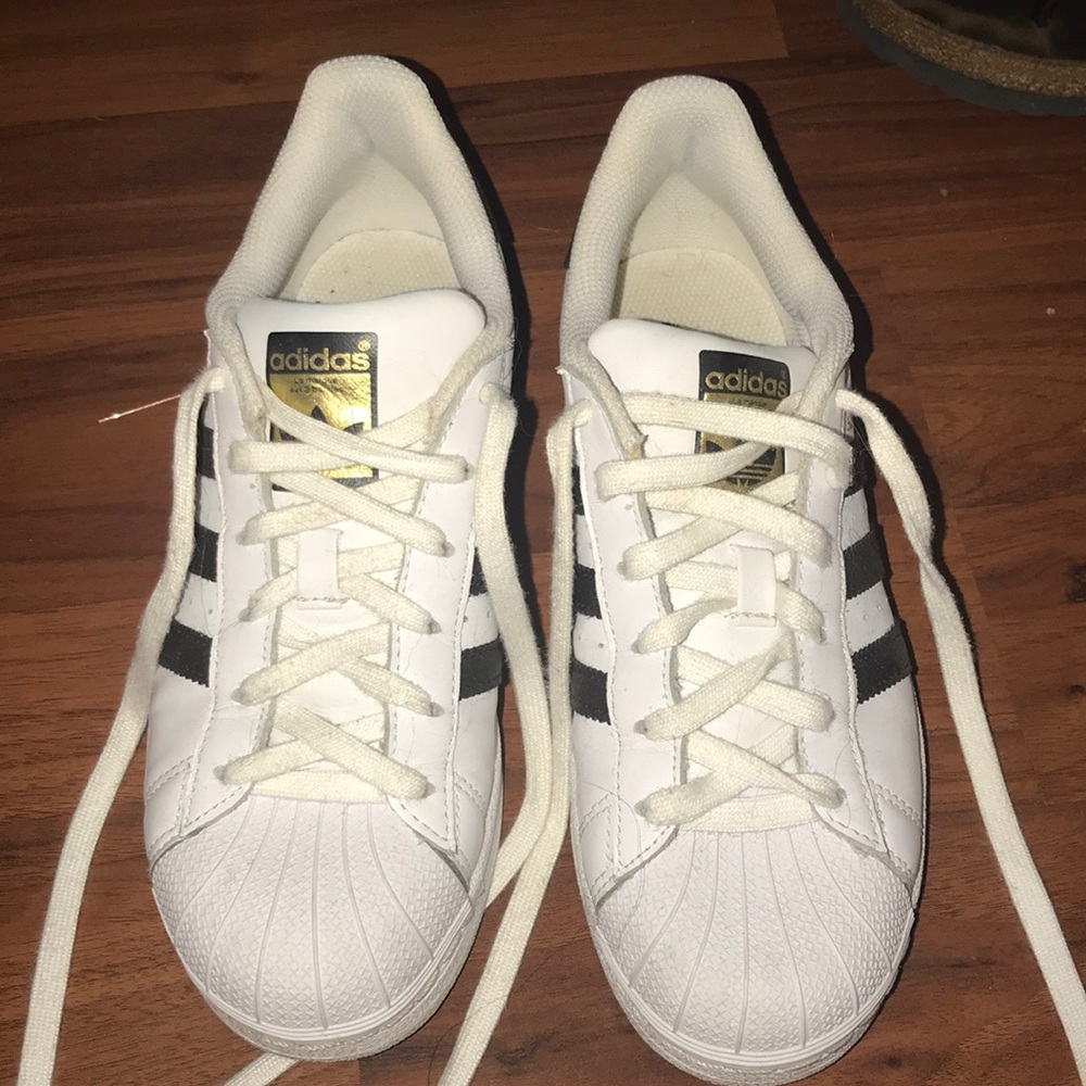 Adidas superstars